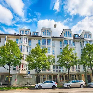 4* Otel Leonardo West